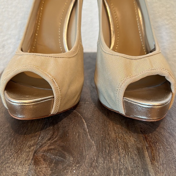 NWT!!!! Report Signature Toluca 2  high heels gold peep toe heels Size 9 - Picture 9 of 10